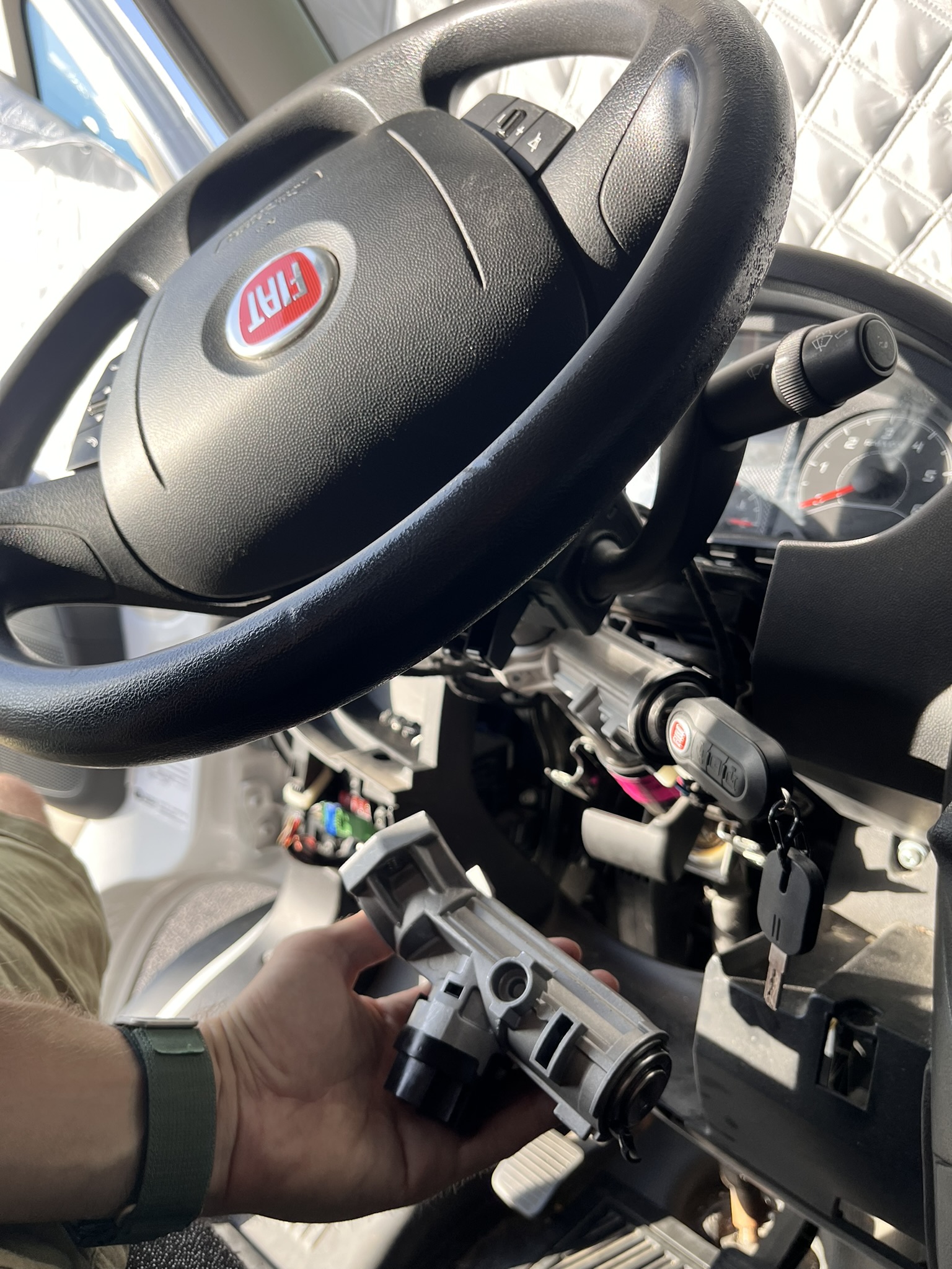 Columna de direccion Fiat desmontada