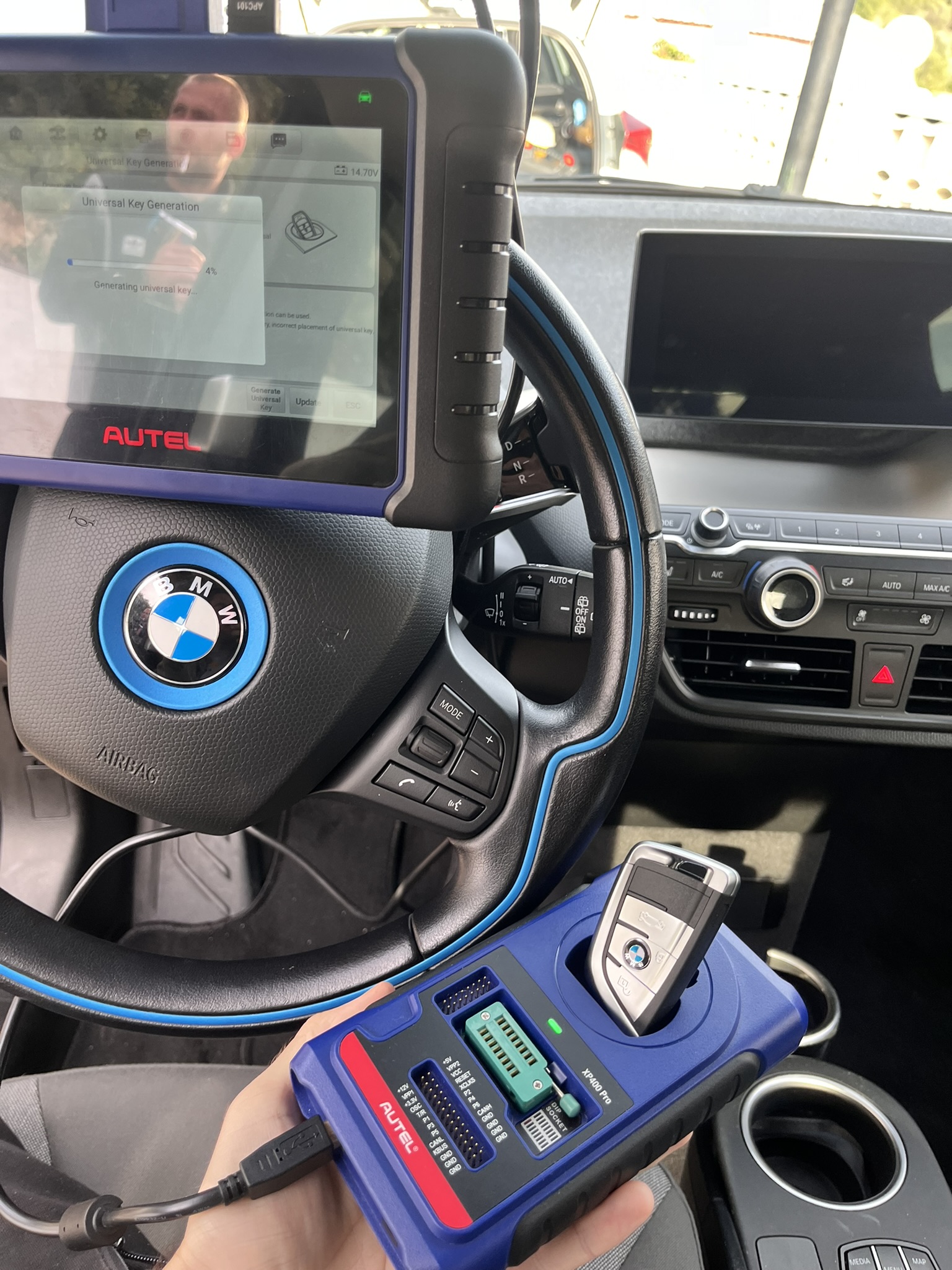 BMW i3 con nueva llave y scanner Autel