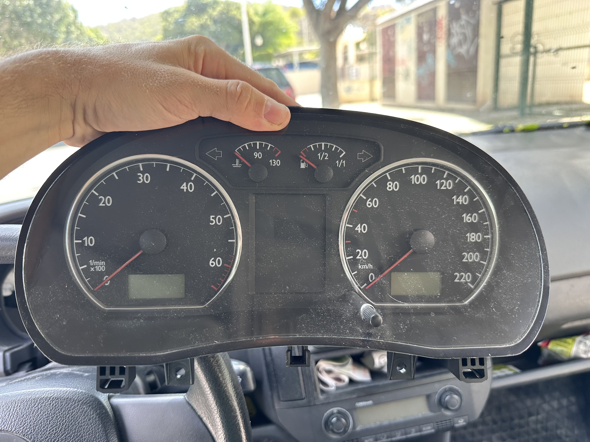 Cuadro de instrumentos retirado para programacion