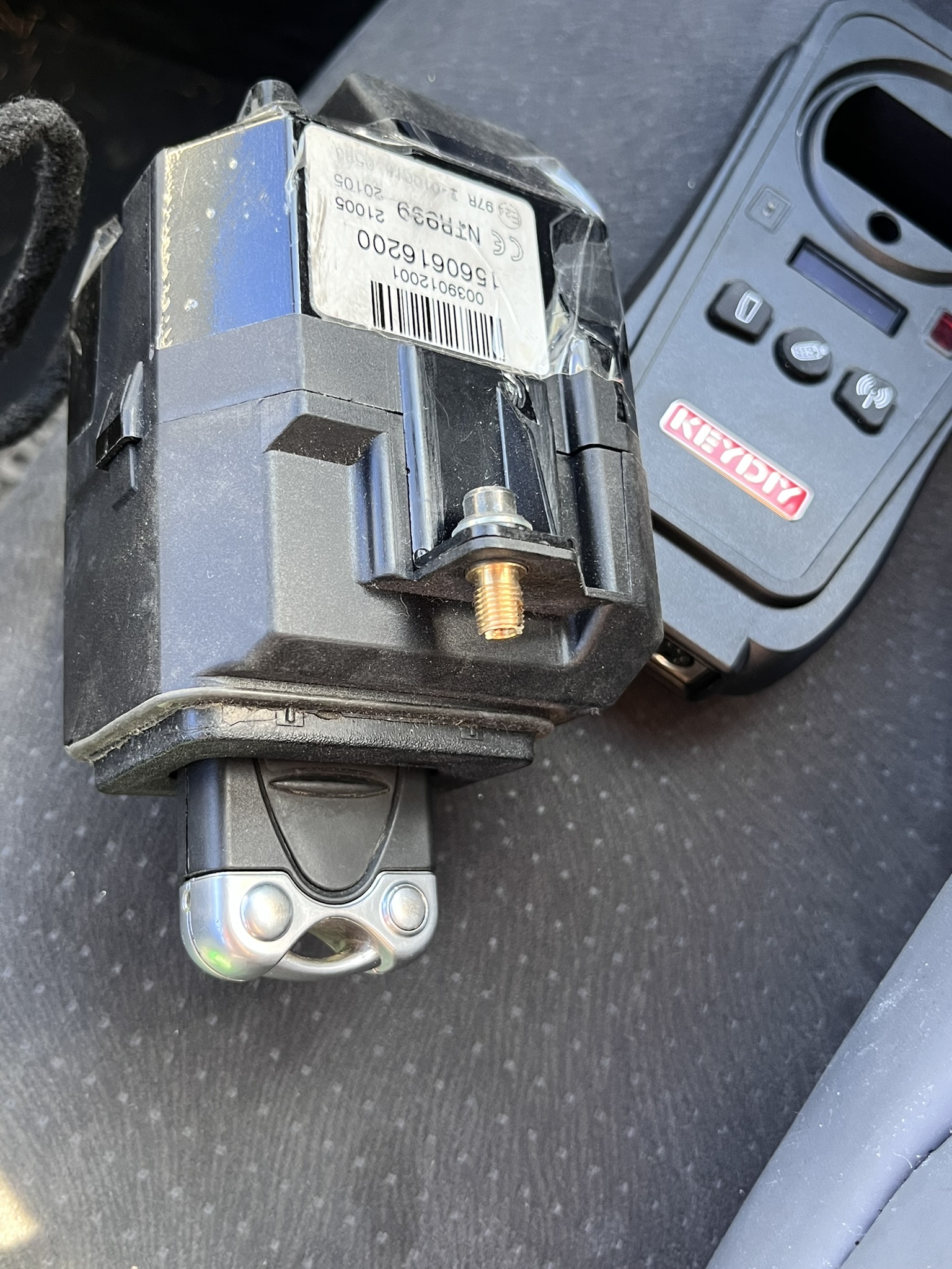 Cilindro de encendido extraído con llave KEYDIY, KKKEY